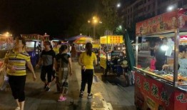 爆料地摊火腿肠视频播放,揭秘街头美食背后的真相